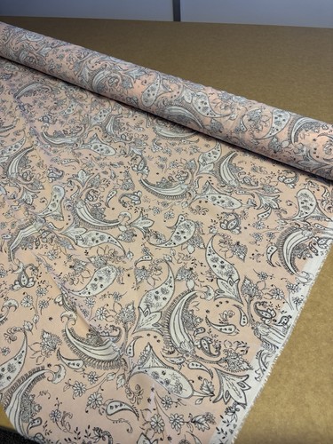 Metres pink paisley crepe - 5,