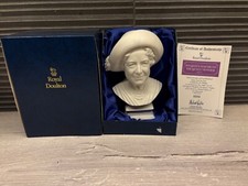ROYAL DOULTON - BUST OF QUEEN