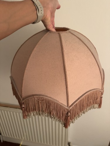 Light dusty pink tassle lamp - dusty,