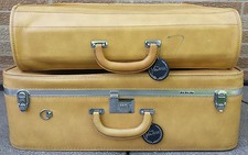 Vtg VENTURA Suitcase & Garment