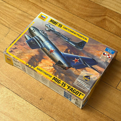 Zvezda 7317 mig fagot 72 - 7317, mig-15