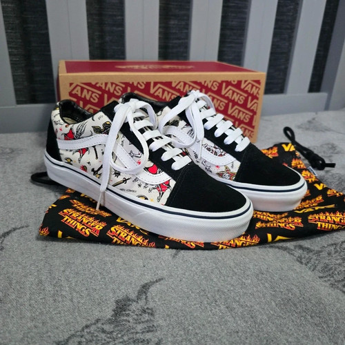 New boxed vans stranger - boxed,