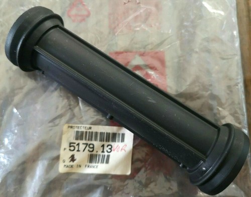 Rear suspension seal - , protector