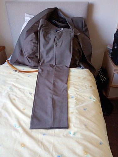 Mans two piece light - , brown