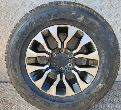 Toyota hilux gr - 17",