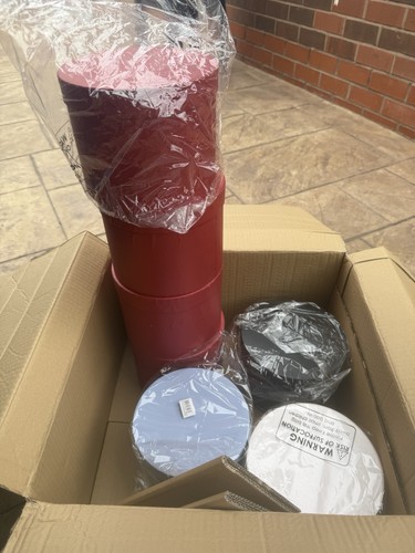 Hat boxes for - , flowers