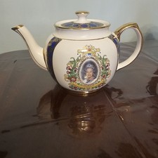 Ringtons Queen Elizabeth II 50th Anniversary of Coronation Teapot 2003