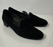 STUART WEITZMAN Russell&