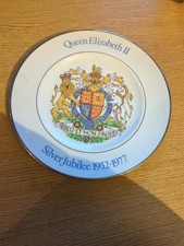 SILVER JUBILEE SOUVENIR PLATE QUEEN ELIZABETH II 1952-1977. WOOD & SONS