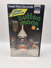 BUTTON MOON WINTER SPORTS ON