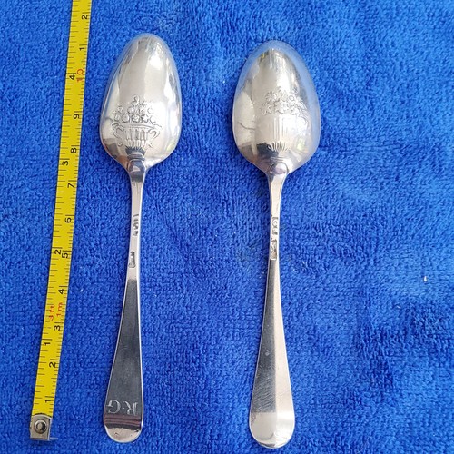 Pair fancy back - back, spoons.