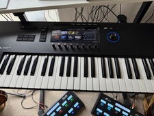 Native Instruments KOMPLETE KONTROL S49 MK3 - VGC  incudes Decksaver