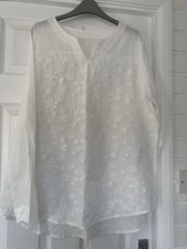 NEW Long Sleeve Lace Print Blouse top. Label Says 4XL, (18-20). White