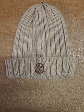 Moncler Classic Metal Badge,Ribbed Knit Beanie, Berretto Style, Warm Winter Hat.