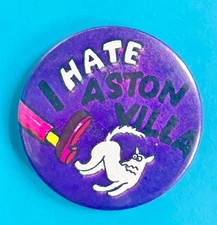 VINTAGE TIN PIN BADGE “ I