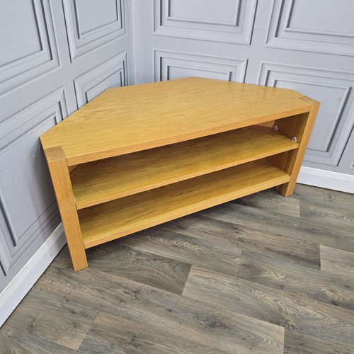 Oak corner stand media - corner,
