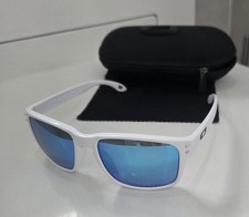 Oakley Holbrook Design Polarised Sunnies With Oakley Hard Case n Wipe. Brilliant