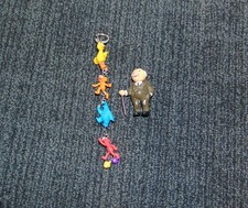 The Muppets Show - Waldorf Figure 1978 & Muppet Charms on Keychain