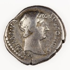 Hadrian Denarius, VOTA