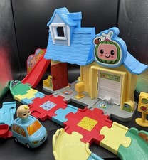 Vtech Toot Toot Cocomelon JJ’s House & Track Set Lights & Sound Car Toy Vehicle