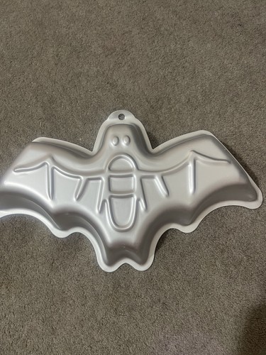 Wilton vintage cake tin - vintage,