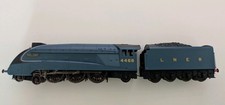 Hornby LNER CLASS A4 'MALLARD'