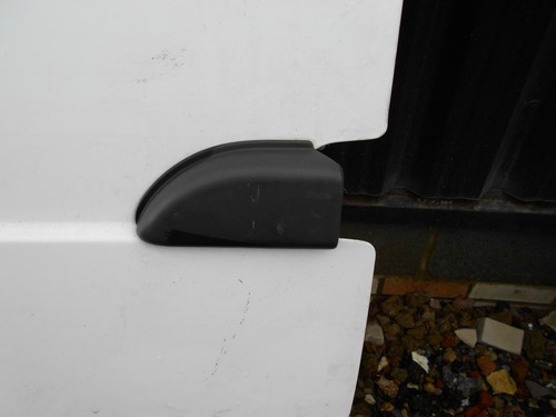 Side sliding door runner - side,