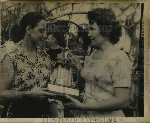 1961 press photo dorothy - press,