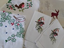 ASSORTMENT CHRISTMAS LINEN 2 HAND EMBROIDERED TABLECLOTHS RUNNER 2 GUEST TOWELS