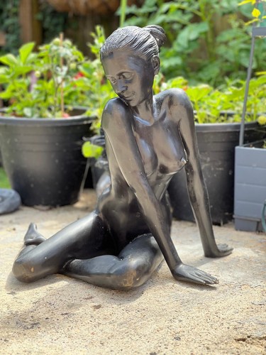 Seated nude woman bronze - seated,