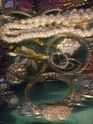 Vintage broken rhinestone - broken,