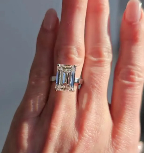 Certified emerald cut 9ct - certified,