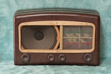 VINTAGE 1950'S MELODY MAKER 501 AC VALVE/TUBE RADIO SET.PROP FILM/TV.POWERS ON.