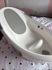 Nuby Baby Bath with Built in