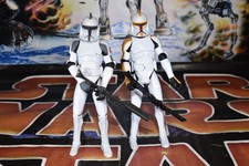 TWO CLONE TROOPERS   CLONE