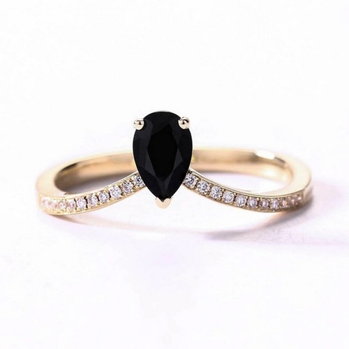 Pear cut black diamond curved - diamond,