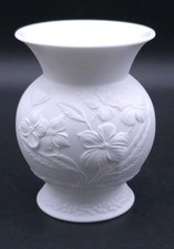Kaiser Biscuit Porcelain Raised Flower 11.5 cm Vase
