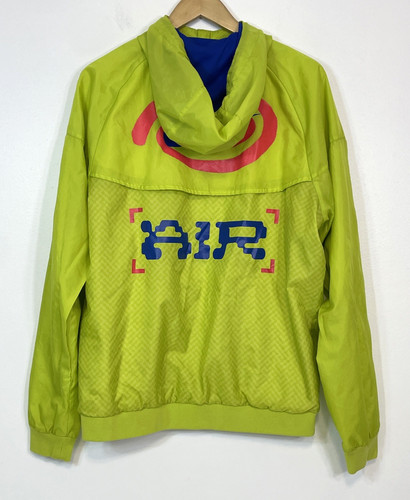 Nike catching air - catching, windrunner