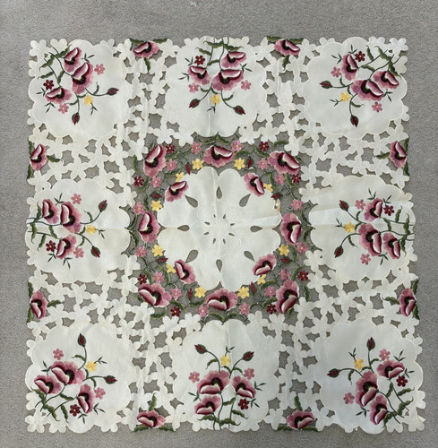 Large white square doily - white,