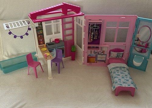 Barbie fxg55 close go - close,