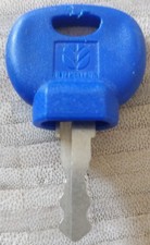 Ford New Holland 1x Ignition Key 14607 / 607 80320607 Genuine