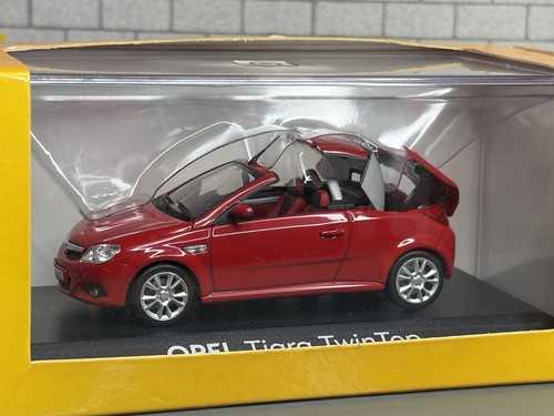 Boxed 43 minichamps 2004 - 1:43,
