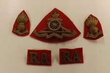 5 MILITARY BADGES THE ROYAL