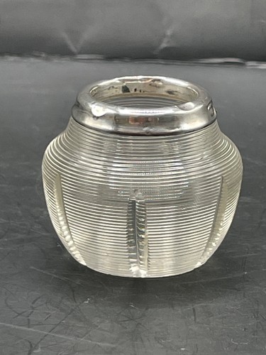 Antique ribbed glass - , match