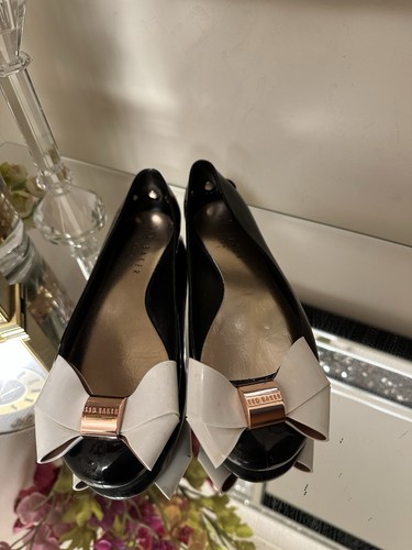 Ted baker flat - uk, 3