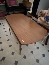 Round dining table extending