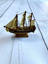 H.M.S BOUNTY - model WOODEN
