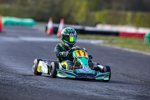 Cadet 900 kart rolling - go,