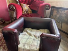 Chesterfield dog bed