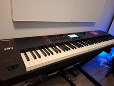 Roland Fantom 08 Synthesizer Keyboard - Superb Condition